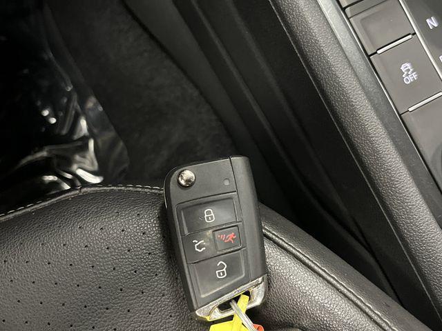 Photo of 2018 Pure White Volkswagen Tiguan