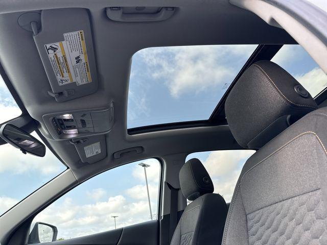 Photo of 2019 Summit White Chevrolet Equinox
