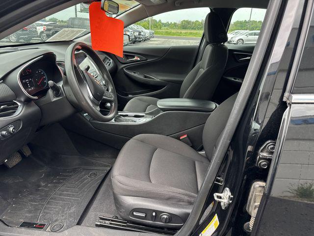 Photo of 2019 Mosaic Black Metallic Chevrolet Malibu