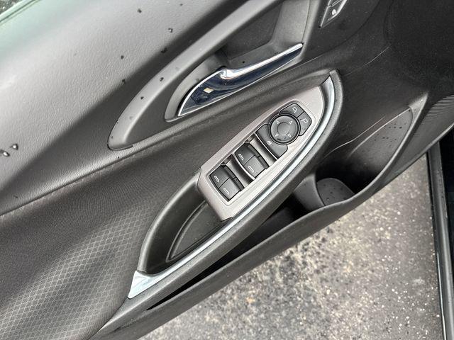 Photo of 2019 Mosaic Black Metallic Chevrolet Malibu