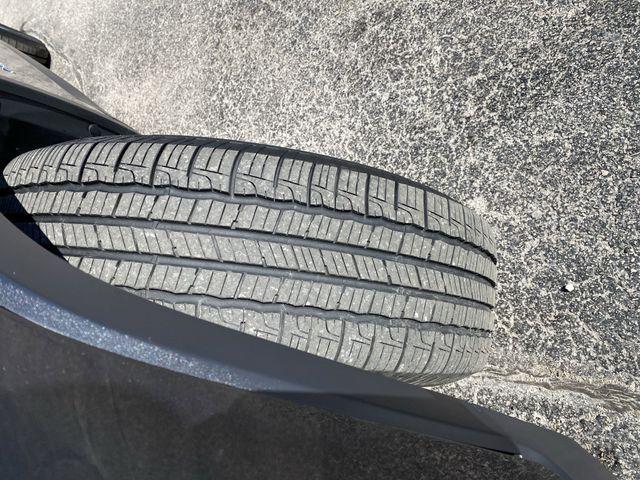 Photo of 2018 Granite Crystal Metallic Clearcoat Jeep Cherokee