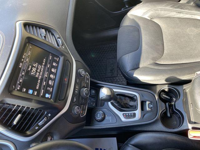 Photo of 2018 Granite Crystal Metallic Clearcoat Jeep Cherokee