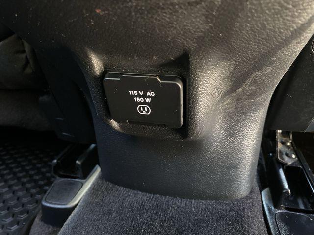 Photo of 2018 Granite Crystal Metallic Clearcoat Jeep Cherokee