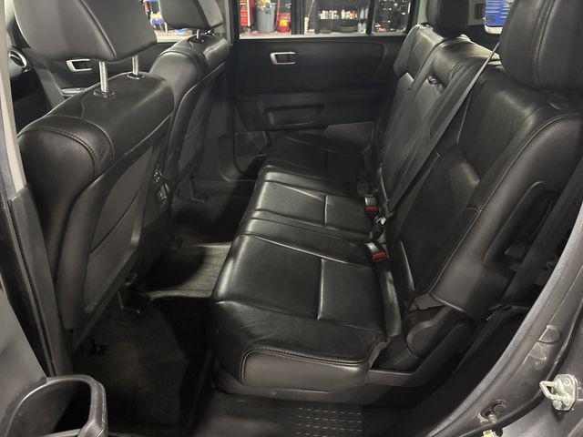 Photo of 2012 Gray Honda Pilot