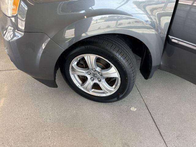 Photo of 2012 Gray Honda Pilot