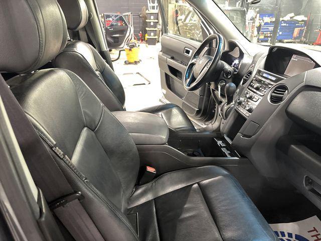 Photo of 2012 Gray Honda Pilot