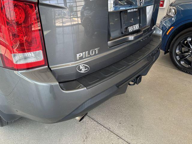 Photo of 2012 Gray Honda Pilot