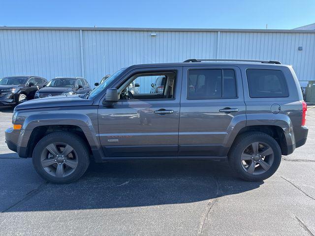 Photo of 2016 Granite Crystal Metallic Clearcoat Jeep Patriot