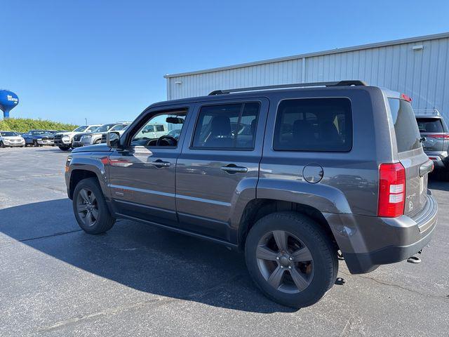 Photo of 2016 Granite Crystal Metallic Clearcoat Jeep Patriot