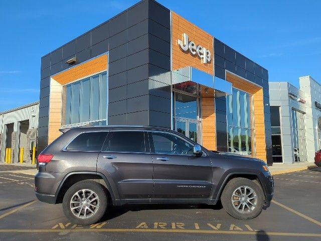 Photo of 2015 Brilliant Black Crystal Pearlcoat Jeep Grand Cherokee