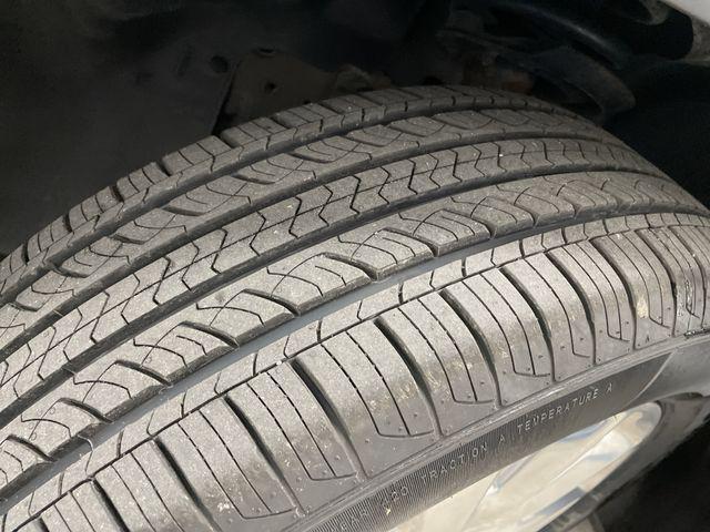 Photo of 2017 Diamond Black Crystal Pearlcoat Jeep Cherokee