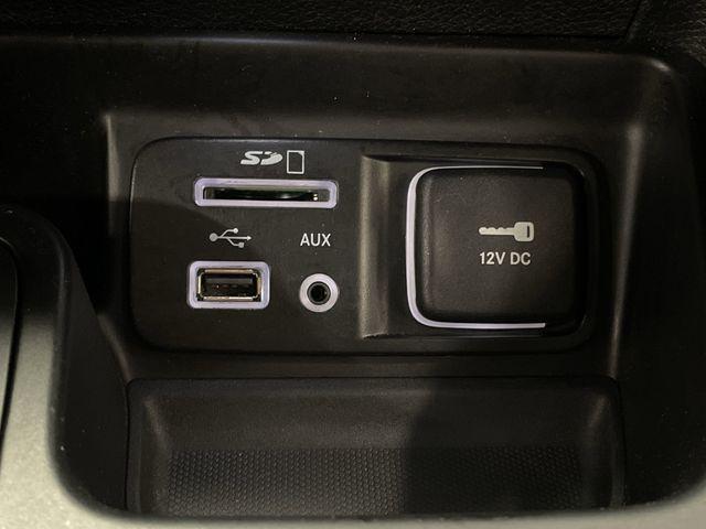 Photo of 2017 Diamond Black Crystal Pearlcoat Jeep Cherokee