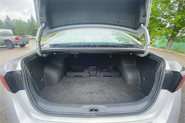 Photo of 2021 Brilliant Silver Metallic Nissan Altima