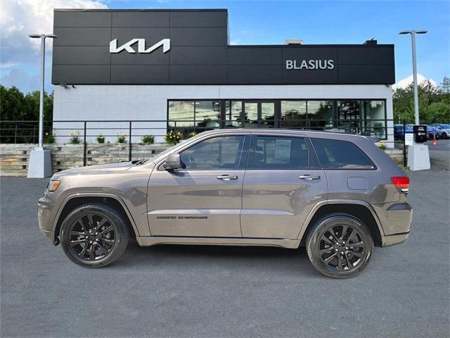 Photo of 2021 Granite Crystal Metallic Clearcoat Jeep Grand Cherokee