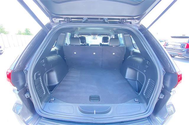 Photo of 2021 Granite Crystal Metallic Clearcoat Jeep Grand Cherokee