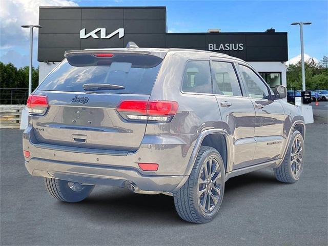 Photo of 2021 Granite Crystal Metallic Clearcoat Jeep Grand Cherokee