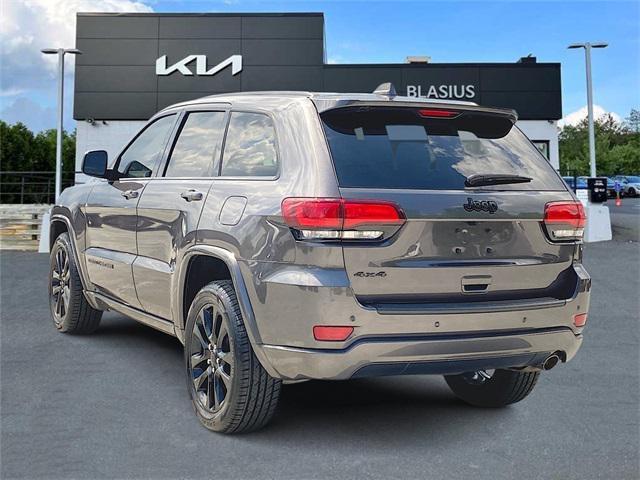 Photo of 2021 Granite Crystal Metallic Clearcoat Jeep Grand Cherokee
