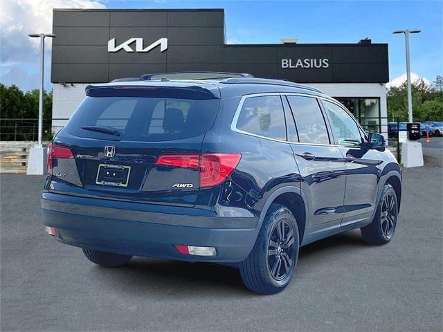 Photo of 2017 Black Honda Pilot