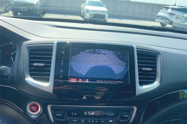 Photo of 2017 Black Honda Pilot