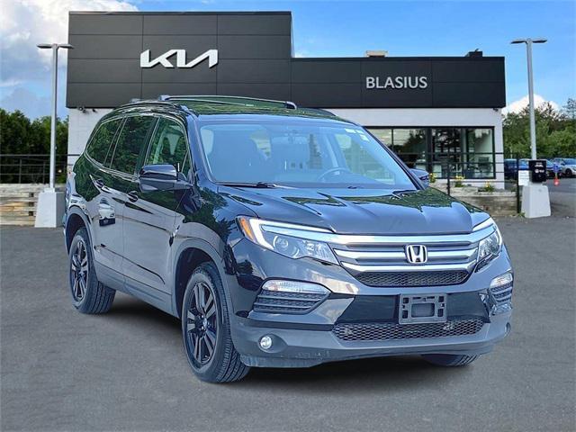 Photo of 2017 Black Honda Pilot
