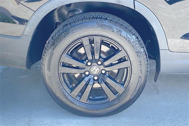 Photo of 2017 Black Honda Pilot