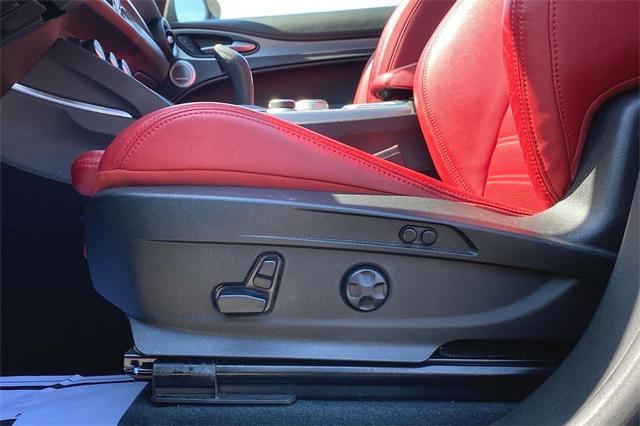 Photo of 2023 Vulcano Black Metallic Alfa Romeo Stelvio