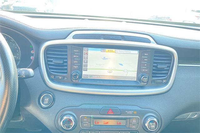 Photo of 2019 Titanium Silver Kia Sorento