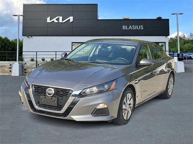 Photo of 2022 Gun Metallic Nissan Altima