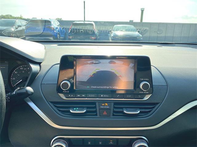 Photo of 2022 Gun Metallic Nissan Altima