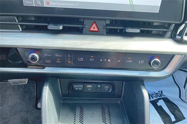 Photo of 2024 Ebony Black Kia Sportage