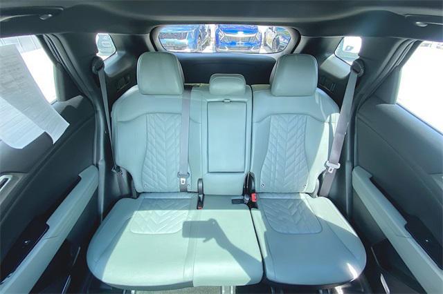 Photo of 2024 Ebony Black Kia Sportage