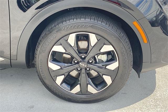 Photo of 2024 Ebony Black Kia Sportage