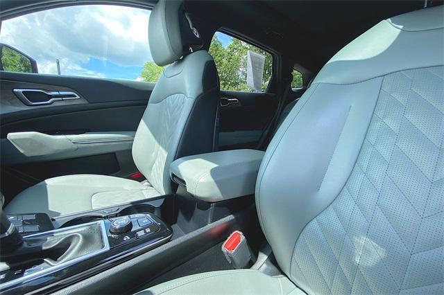 Photo of 2024 Ebony Black Kia Sportage
