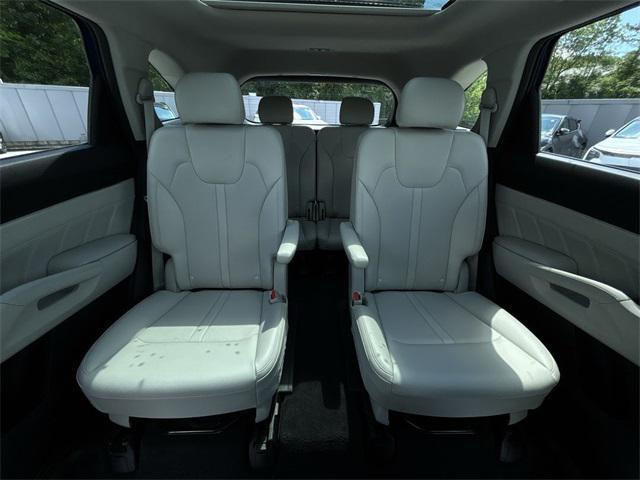Photo of 2023 Sapphire Blue Kia Sorento