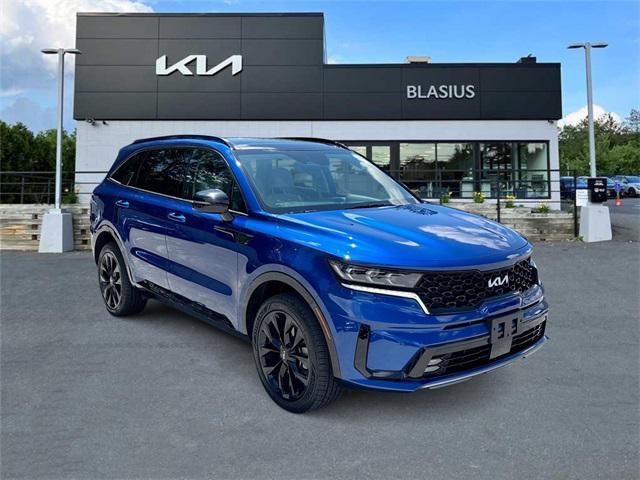 Photo of 2023 Sapphire Blue Kia Sorento
