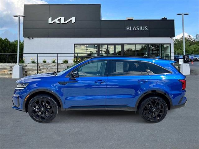 Photo of 2023 Sapphire Blue Kia Sorento
