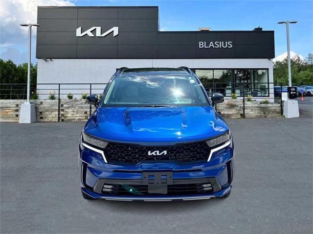 Photo of 2023 Sapphire Blue Kia Sorento