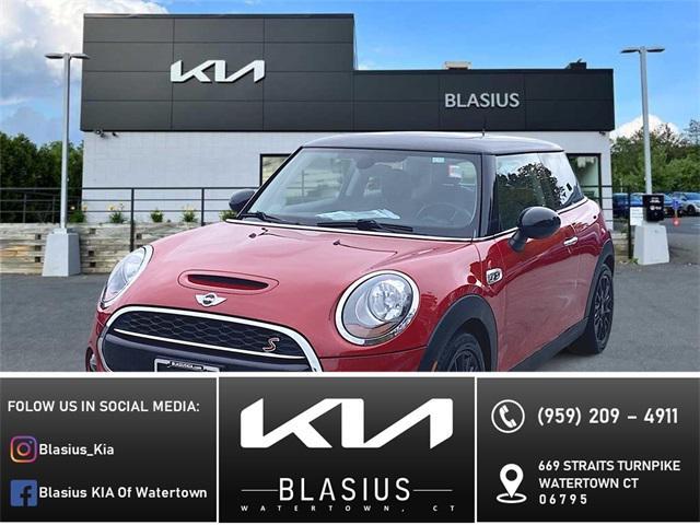 Photo of 2018 Red MINI Hardtop