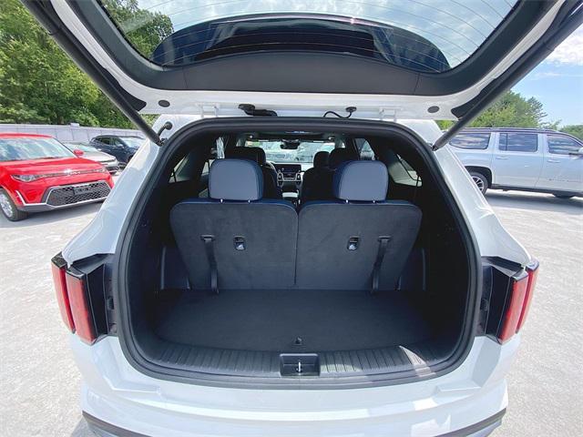 Photo of 2023 Snow White Pearl Kia Sorento Plug-In Hybrid
