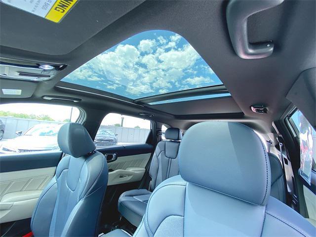 Photo of 2023 Snow White Pearl Kia Sorento Plug-In Hybrid