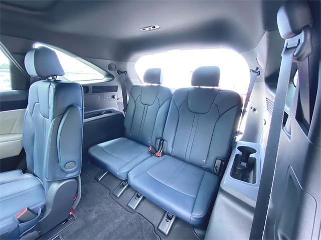 Photo of 2023 Snow White Pearl Kia Sorento Plug-In Hybrid