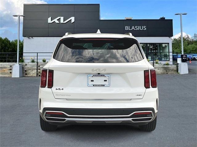 Photo of 2023 Snow White Pearl Kia Sorento Plug-In Hybrid