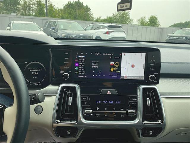 Photo of 2023 Snow White Pearl Kia Sorento Plug-In Hybrid