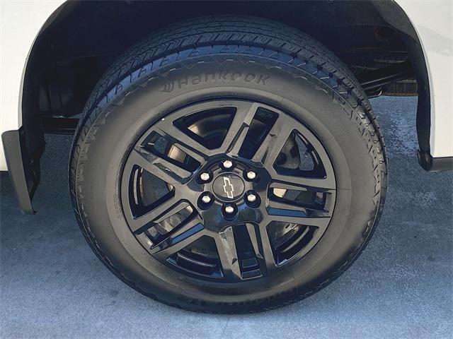 Photo of 2022 Summit White Chevrolet Silverado 1500