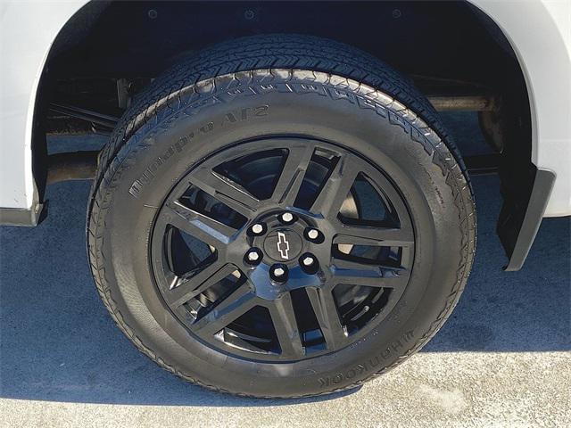 Photo of 2022 Summit White Chevrolet Silverado 1500