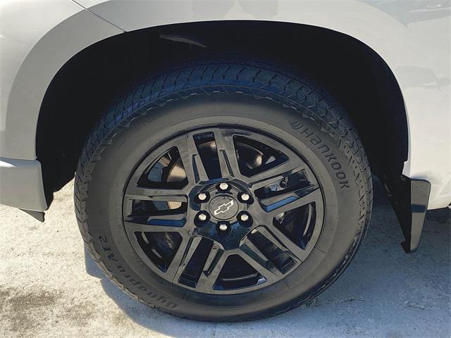 Photo of 2022 Summit White Chevrolet Silverado 1500