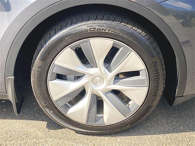 Photo of 2023 Deep Blue Metallic Tesla Model Y