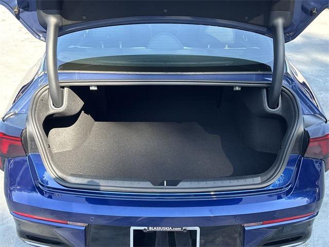 Photo of 2025 Yacht Blue Kia K5