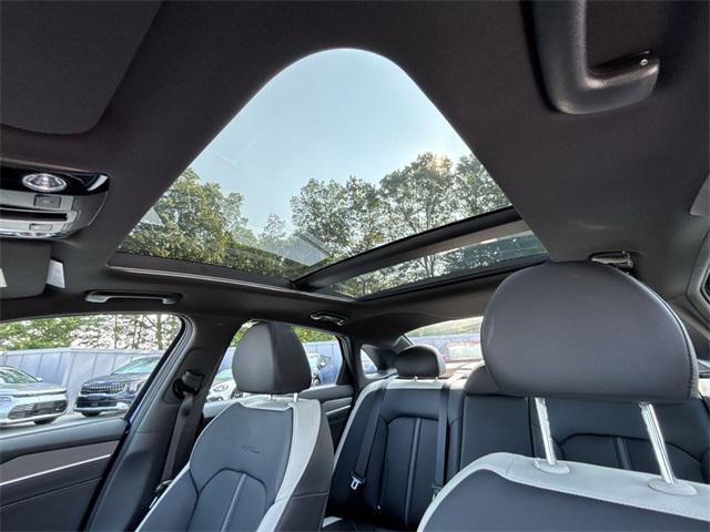 Photo of 2025 Yacht Blue Kia K5