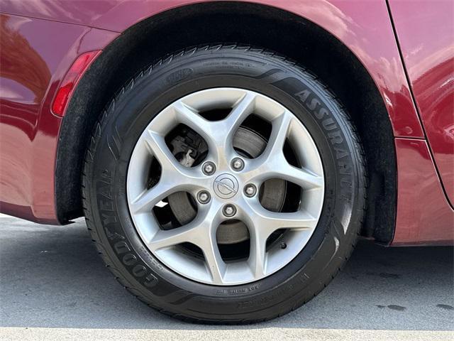 Photo of 2019 Velvet Red Pearlcoat Chrysler Pacifica